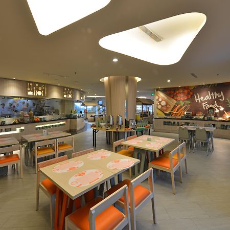 Harris Hotel & Conventions Ciumbuleuit Бандунг Екстериор снимка