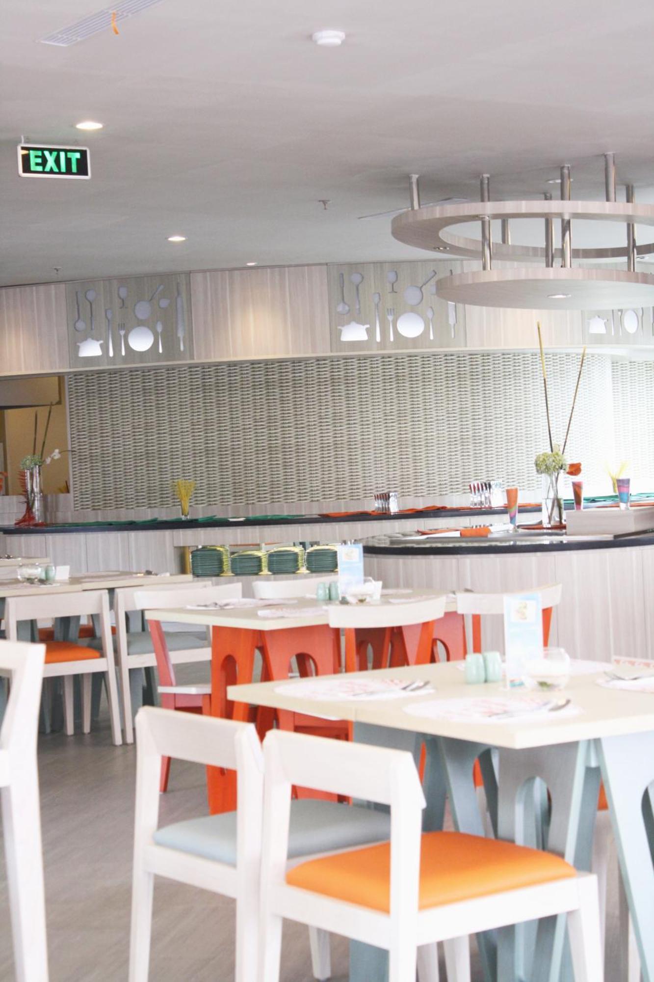 Harris Hotel & Conventions Ciumbuleuit Бандунг Екстериор снимка