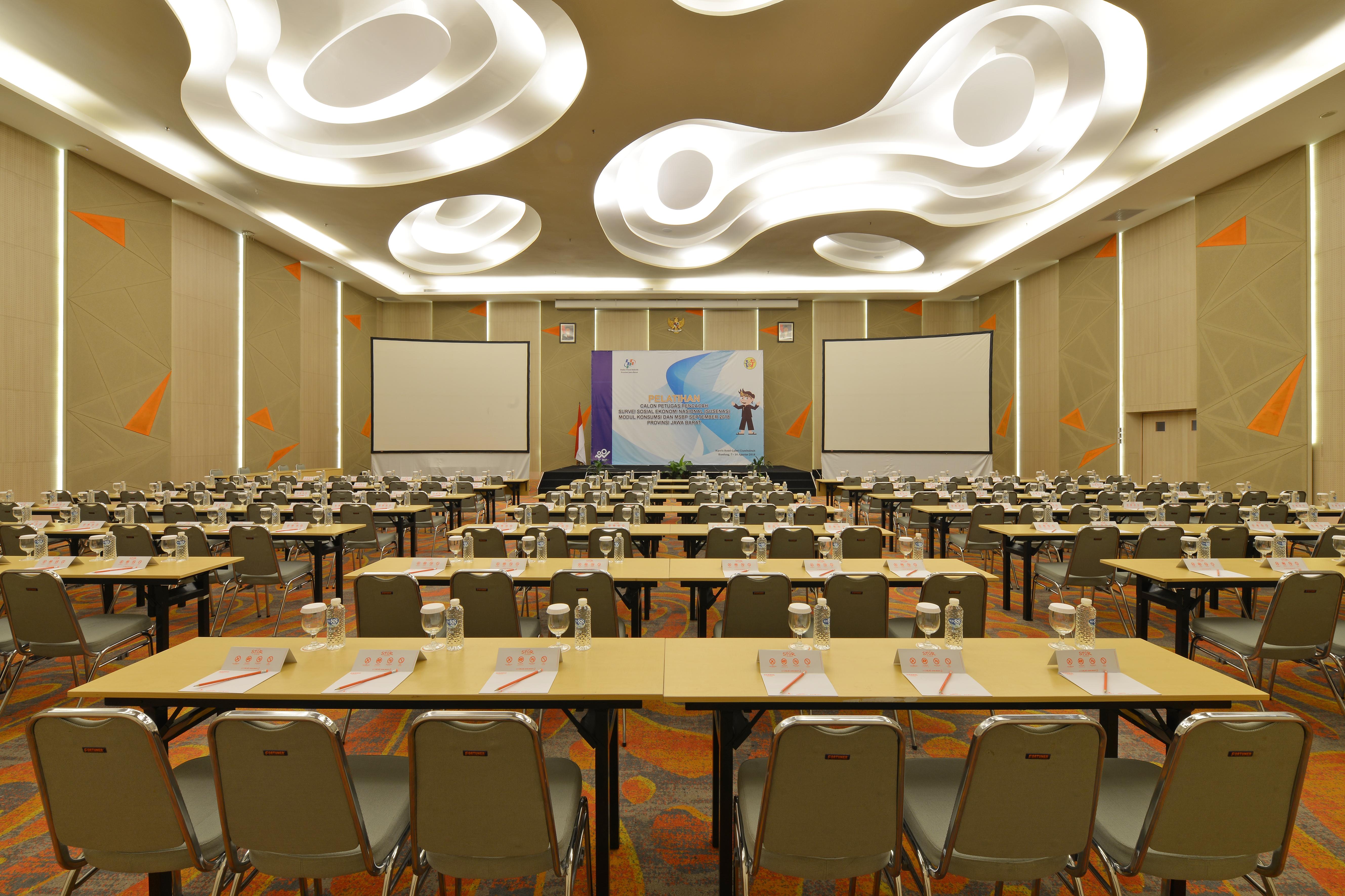 Harris Hotel & Conventions Ciumbuleuit Бандунг Екстериор снимка