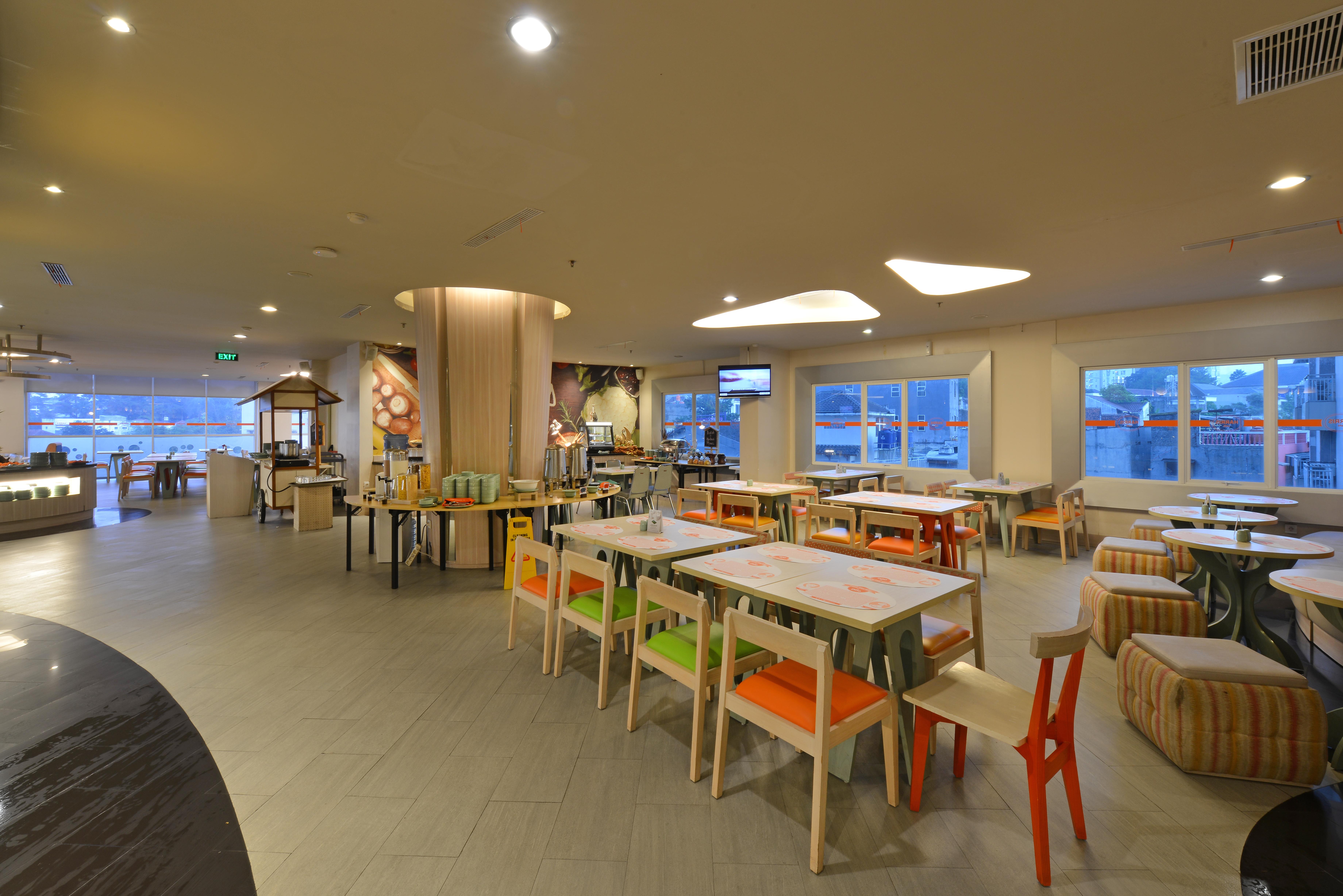 Harris Hotel & Conventions Ciumbuleuit Бандунг Екстериор снимка