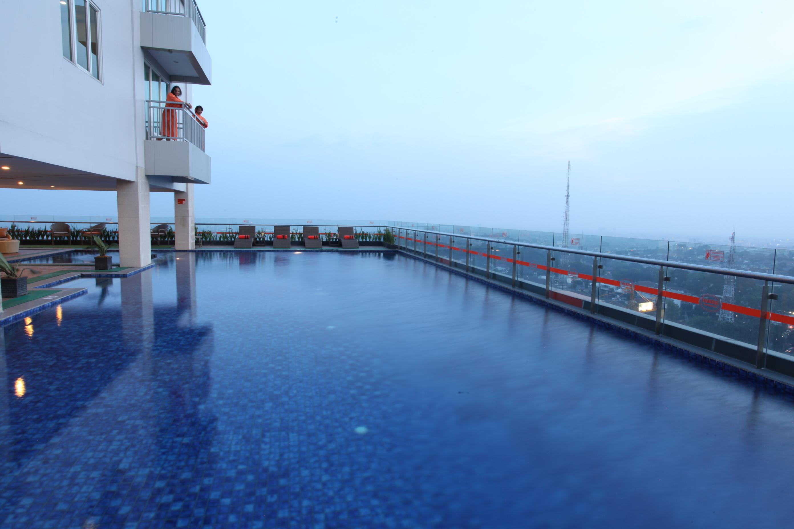 Harris Hotel & Conventions Ciumbuleuit Бандунг Екстериор снимка