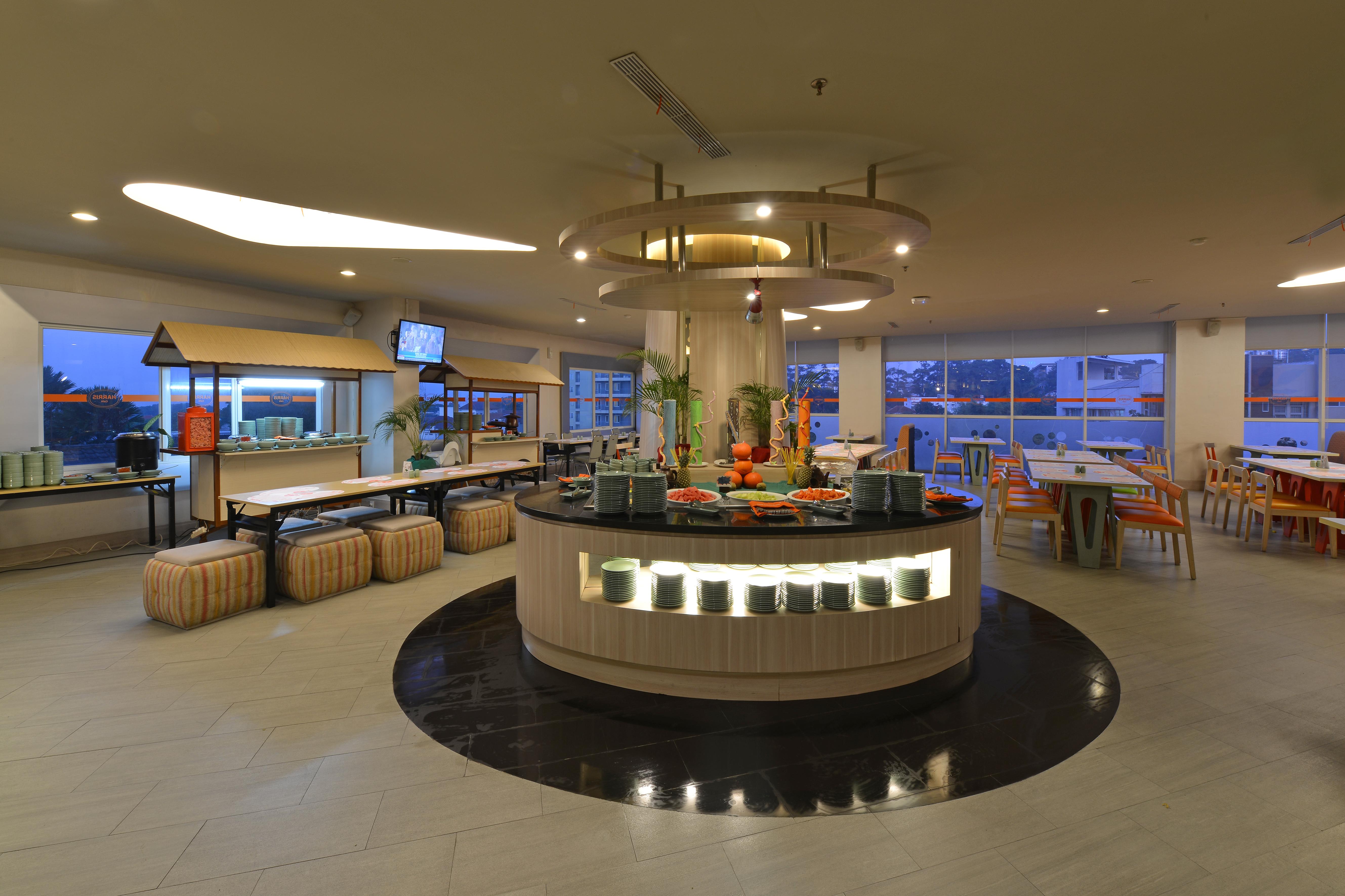 Harris Hotel & Conventions Ciumbuleuit Бандунг Екстериор снимка