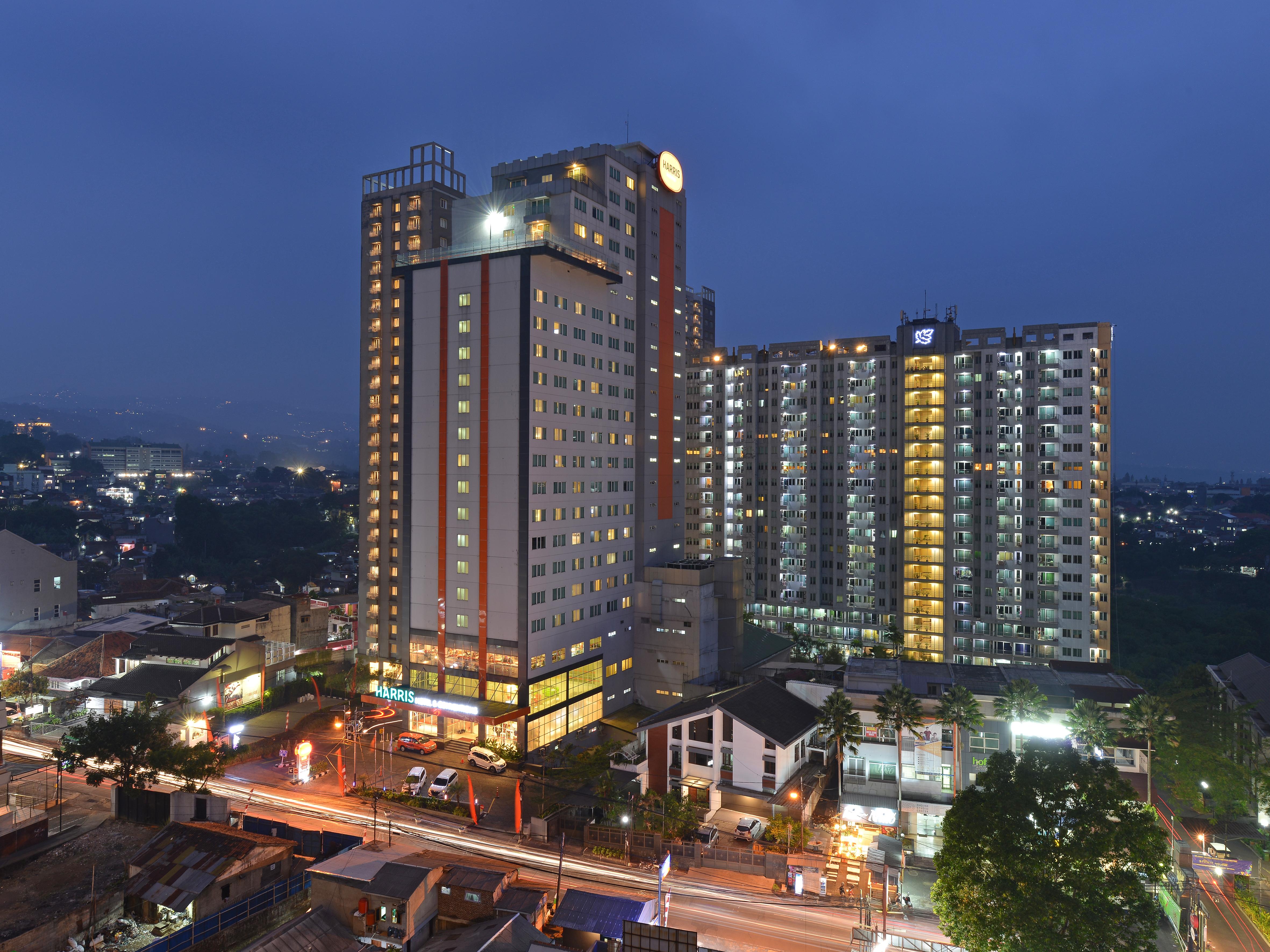 Harris Hotel & Conventions Ciumbuleuit Бандунг Екстериор снимка