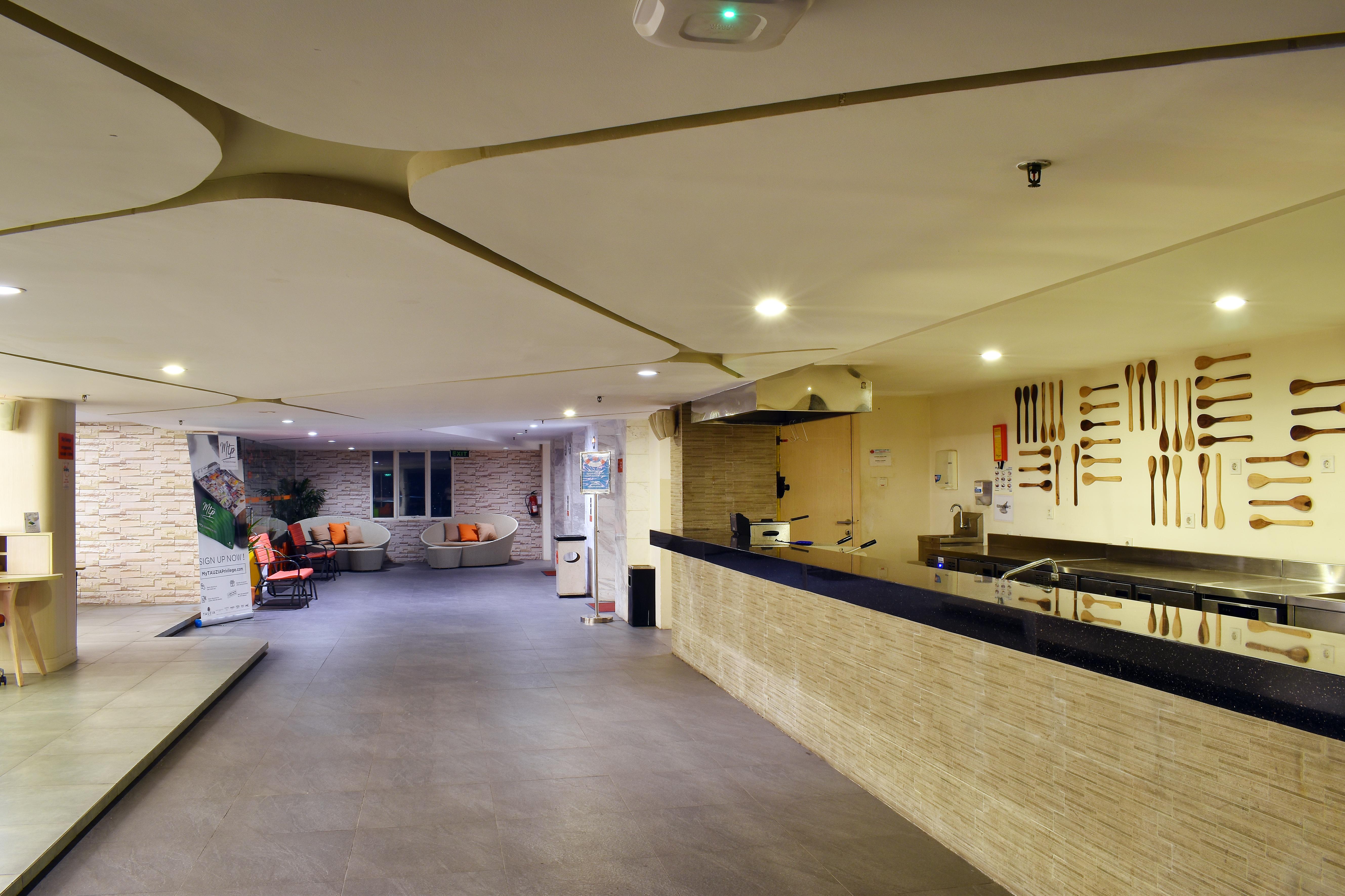 Harris Hotel & Conventions Ciumbuleuit Бандунг Екстериор снимка