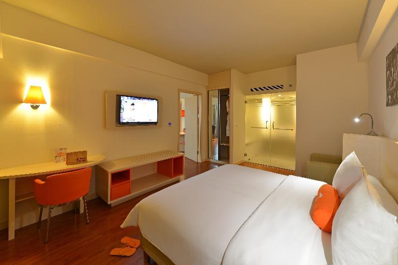 Harris Hotel & Conventions Ciumbuleuit Бандунг Екстериор снимка
