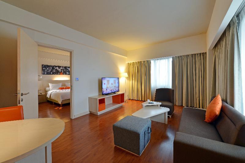 Harris Hotel & Conventions Ciumbuleuit Бандунг Екстериор снимка