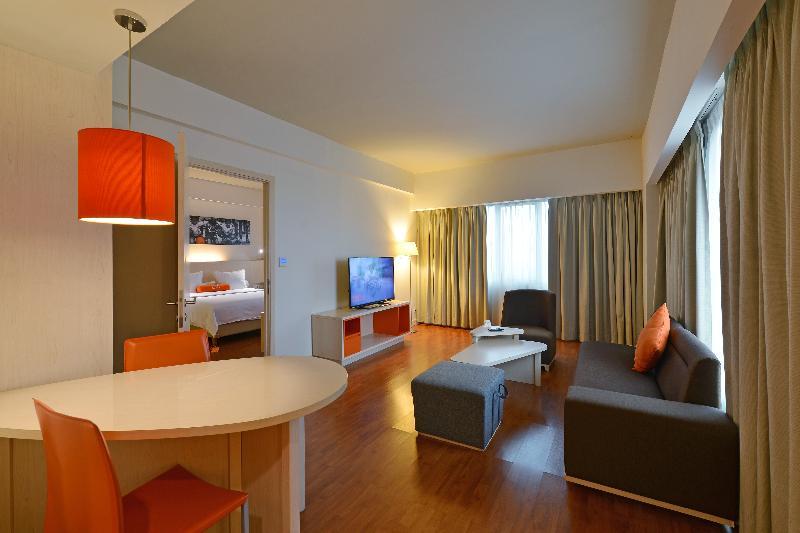 Harris Hotel & Conventions Ciumbuleuit Бандунг Екстериор снимка