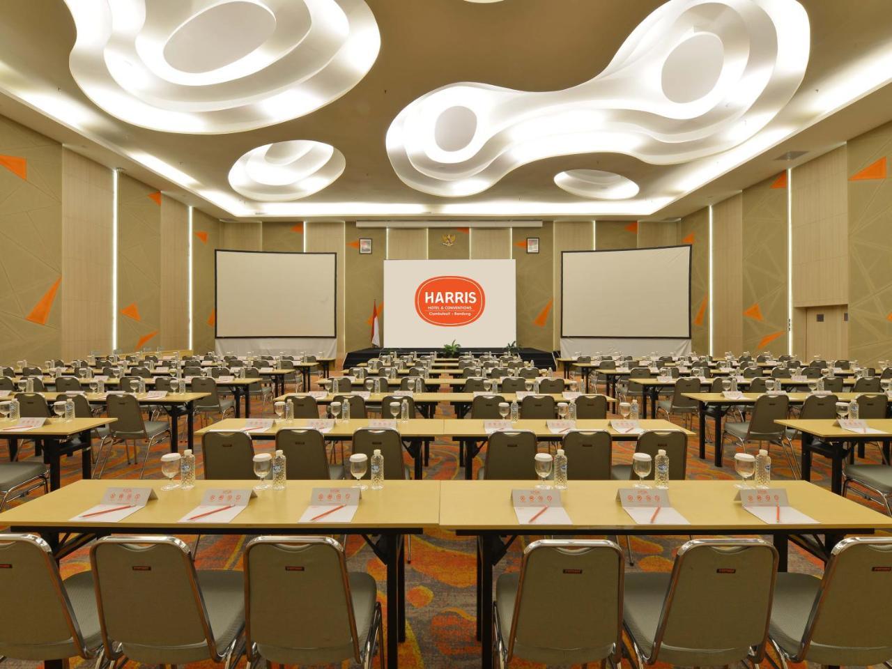 Harris Hotel & Conventions Ciumbuleuit Бандунг Екстериор снимка