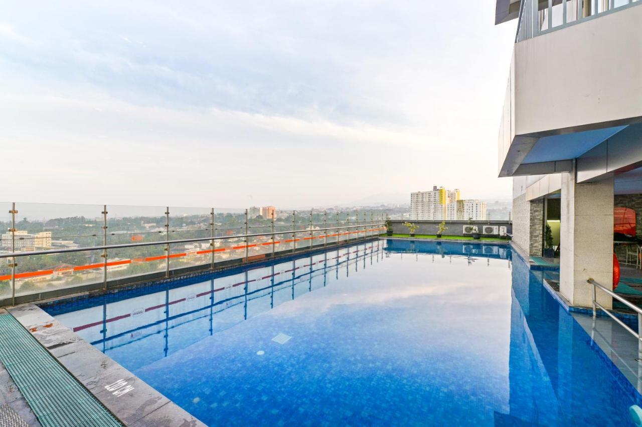 Harris Hotel & Conventions Ciumbuleuit Бандунг Екстериор снимка